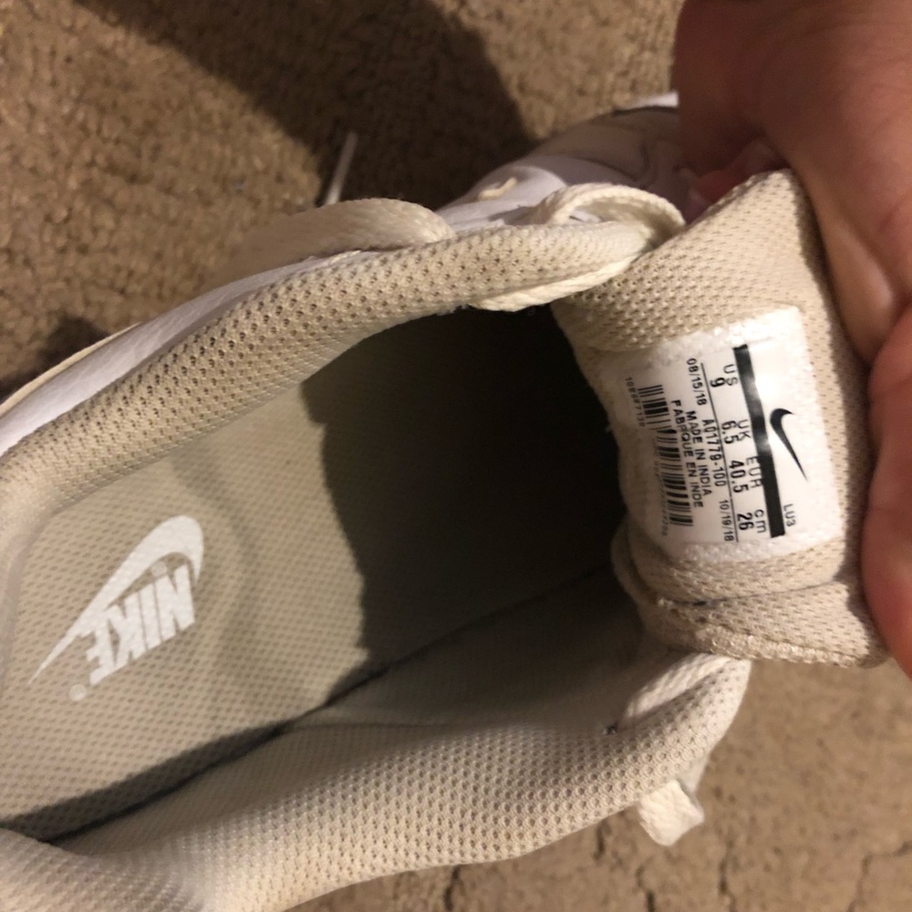 Shoes - Picture 4 of 4